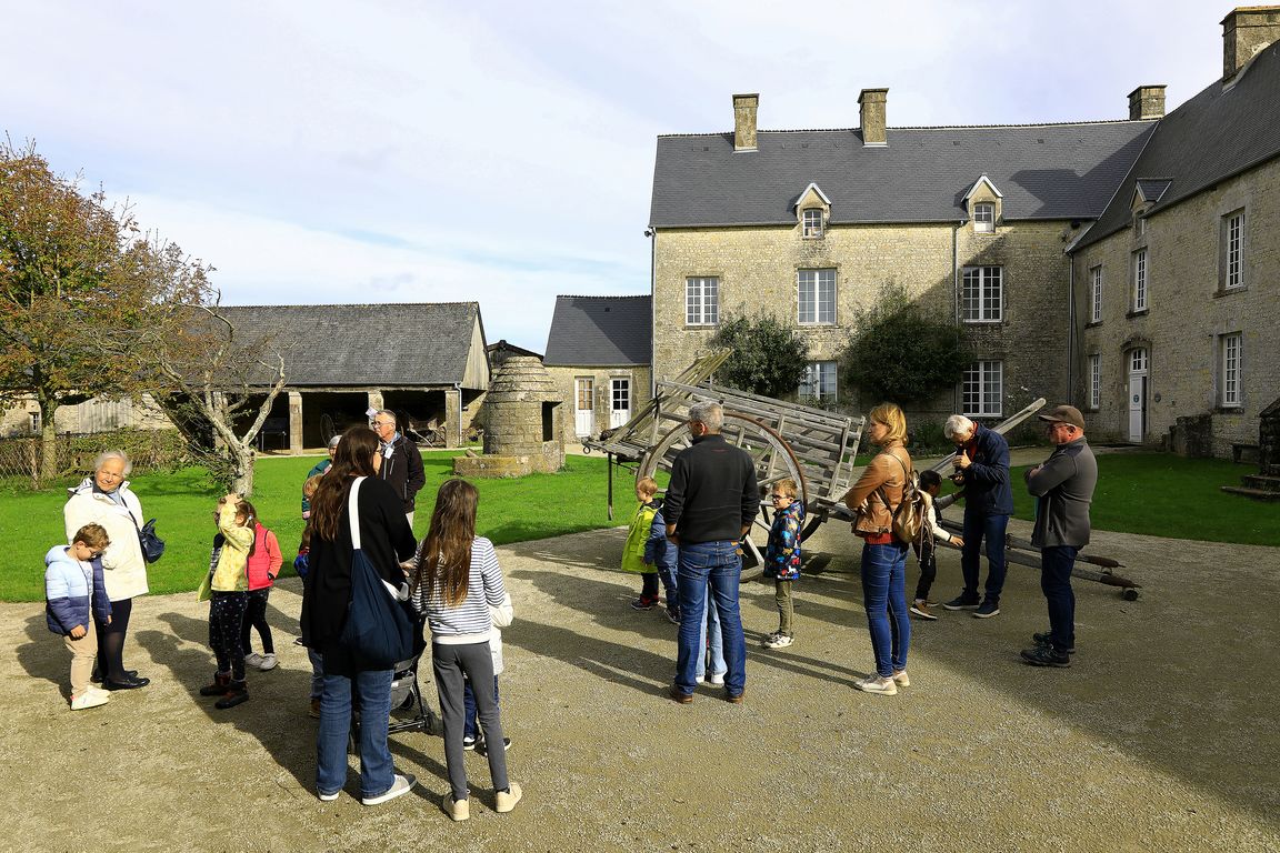 Visite famille cour de la ferme