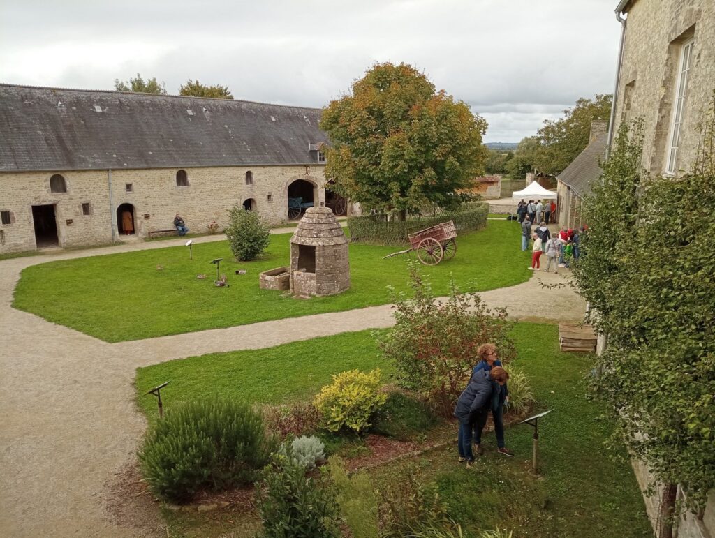 Vue de la cour principale