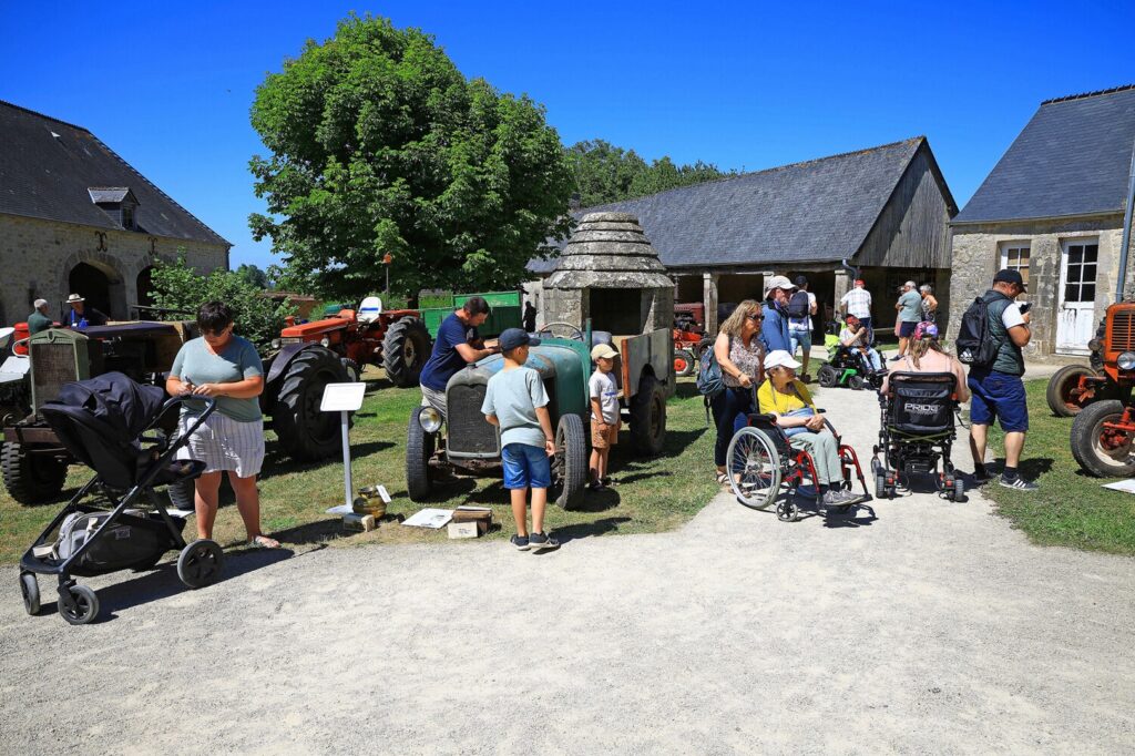 visiteurs fête des tracteurs