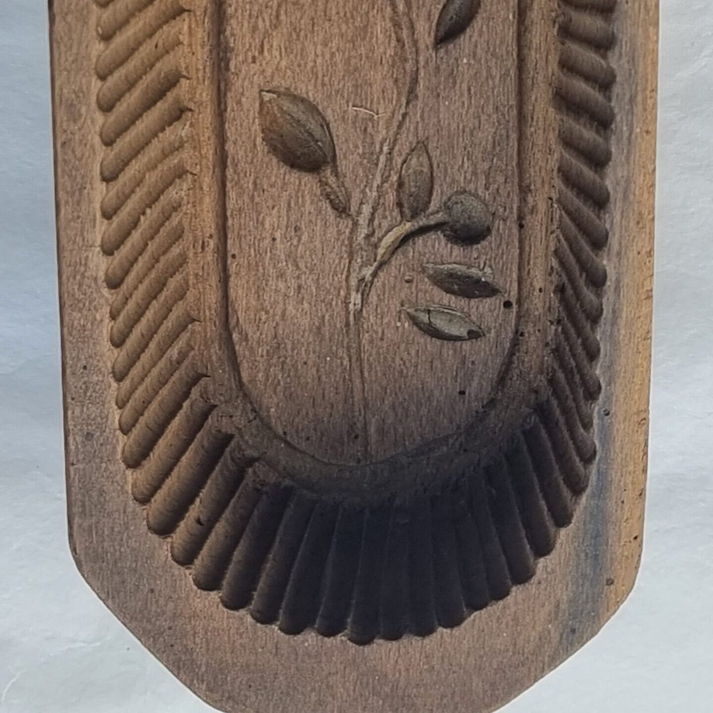 moule à beurre à motif floral